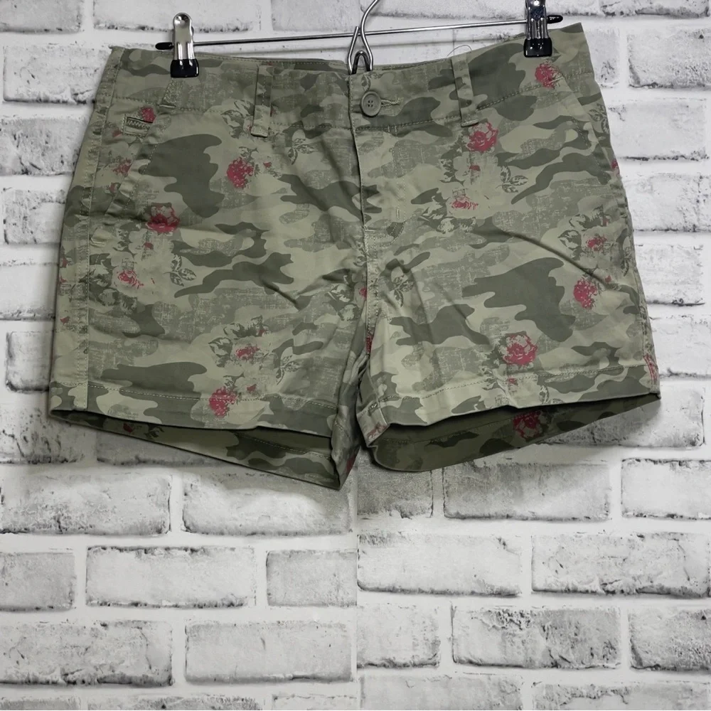 Maurices Floral Camouflaged 3” Shorts 10